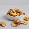 Ropogós bio almachips közeli fotó – Bionuss bio csemege (HU-ÖKO-01)