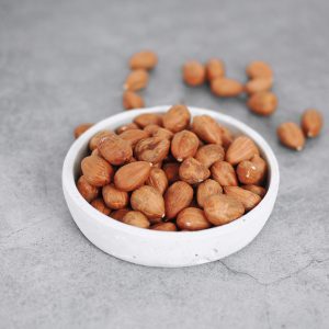 Natúr, egész bio törökmogyoró közeli fotó – Bionuss bio nassolnivaló (HU-ÖKO-01)