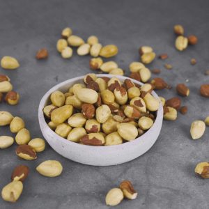 Pörkölt, egész bio törökmogyoró közeli fotó – Bionuss bio nassolnivaló (HU-ÖKO-01)
